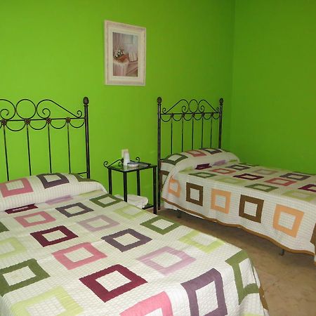 Hostal Restaurante Reina El Tejar ภายนอก รูปภาพ