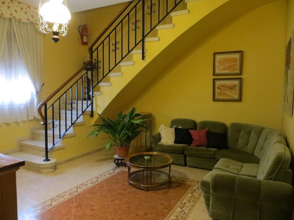 Hostal Restaurante Reina El Tejar ภายนอก รูปภาพ