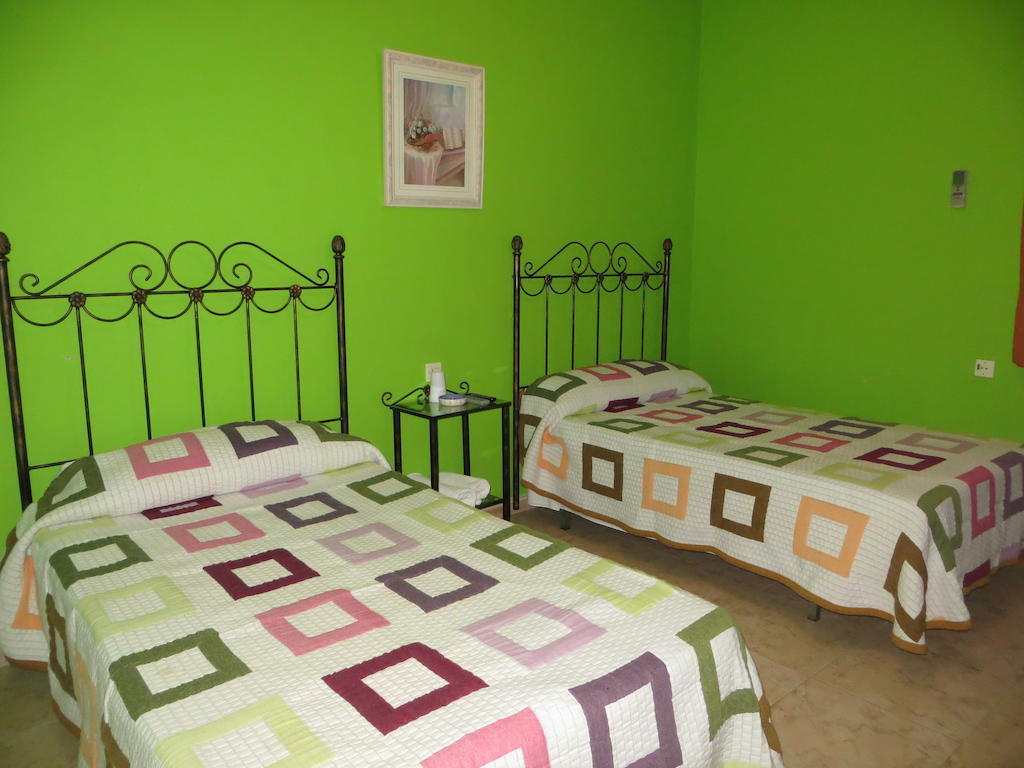 Hostal Restaurante Reina El Tejar ภายนอก รูปภาพ