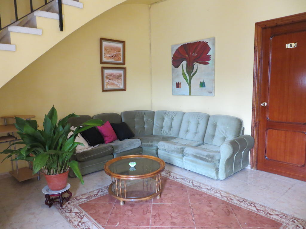 Hostal Restaurante Reina El Tejar ภายนอก รูปภาพ