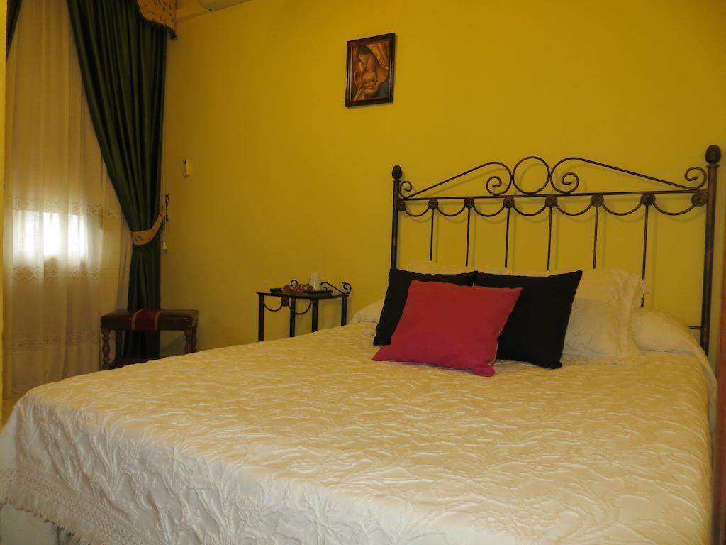 Hostal Restaurante Reina El Tejar ภายนอก รูปภาพ