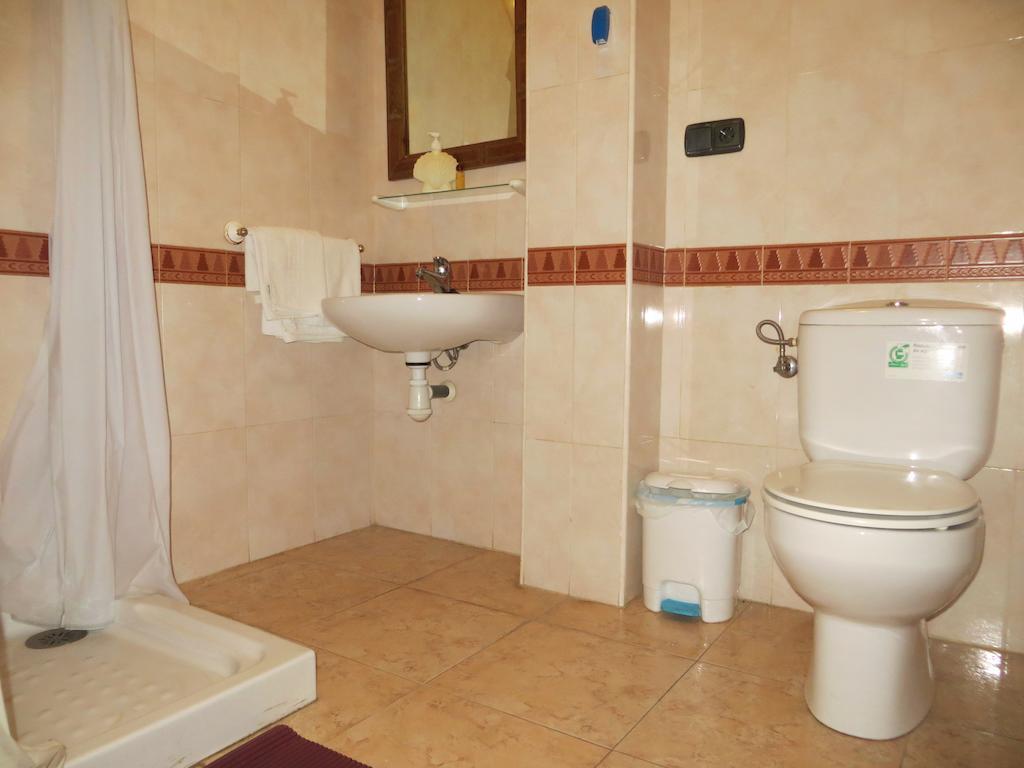 Hostal Restaurante Reina El Tejar ภายนอก รูปภาพ
