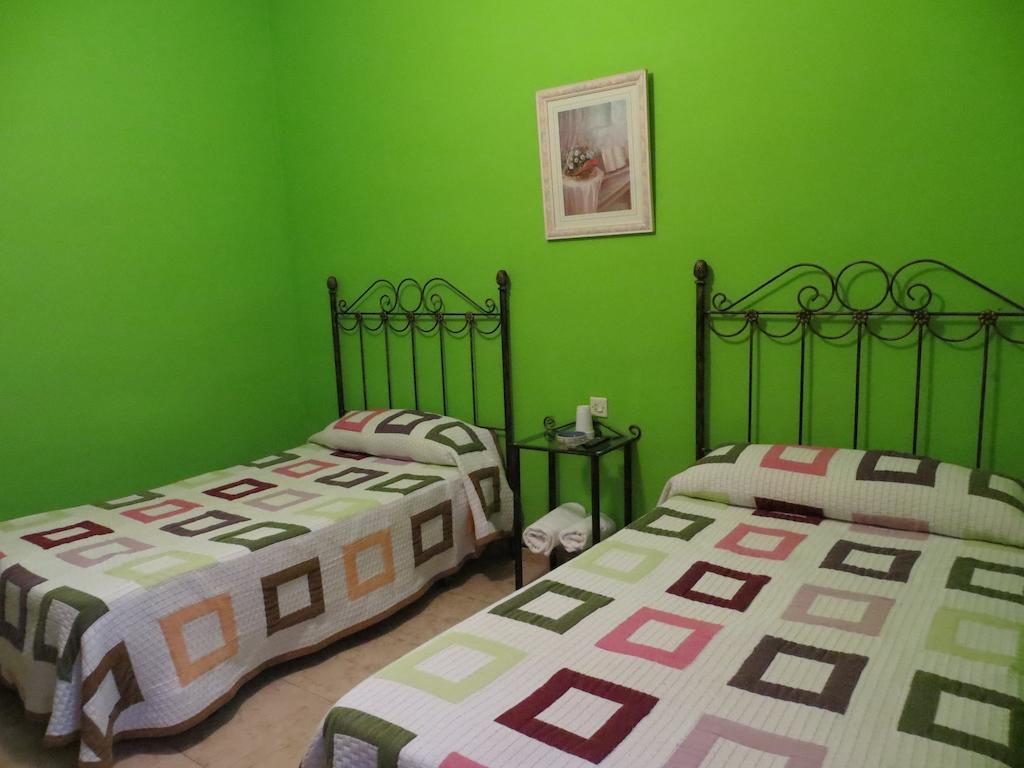 Hostal Restaurante Reina El Tejar ภายนอก รูปภาพ