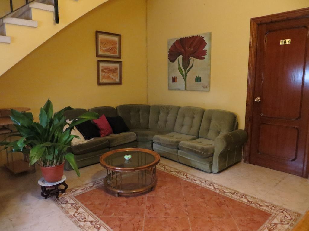 Hostal Restaurante Reina El Tejar ภายนอก รูปภาพ