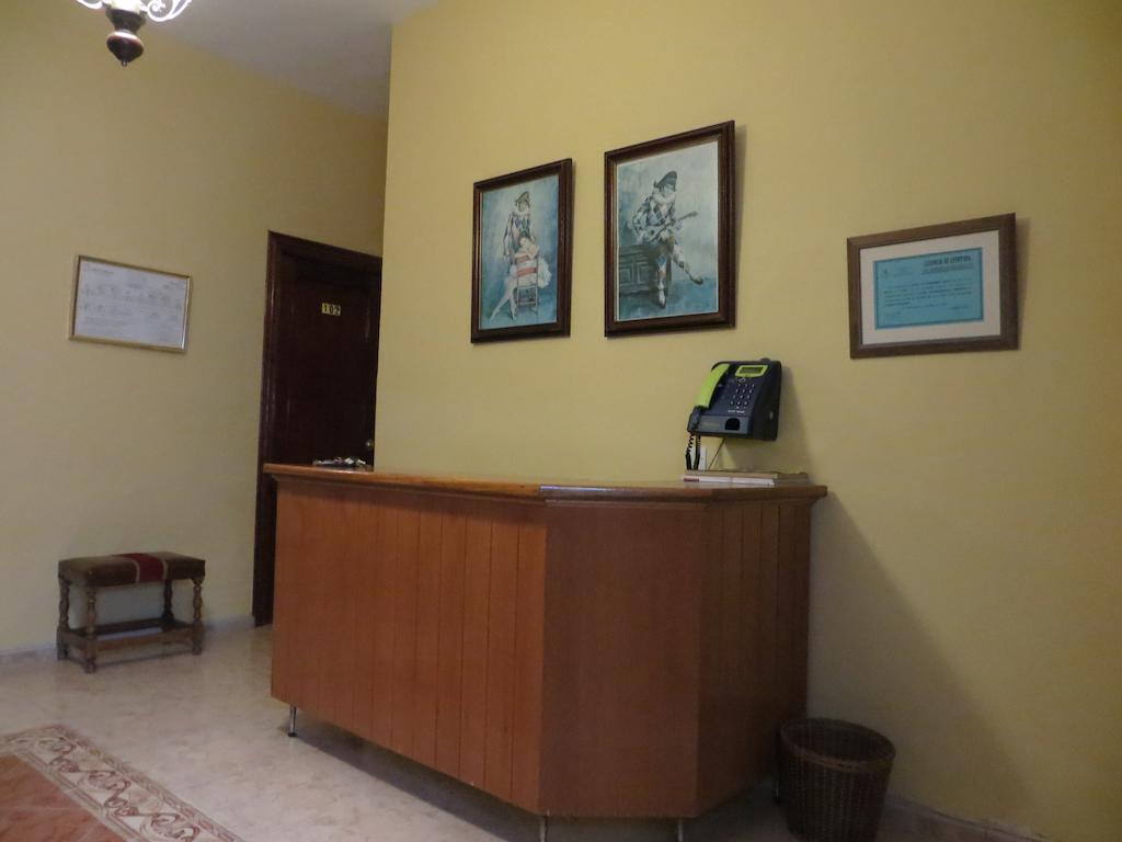 Hostal Restaurante Reina El Tejar ภายนอก รูปภาพ
