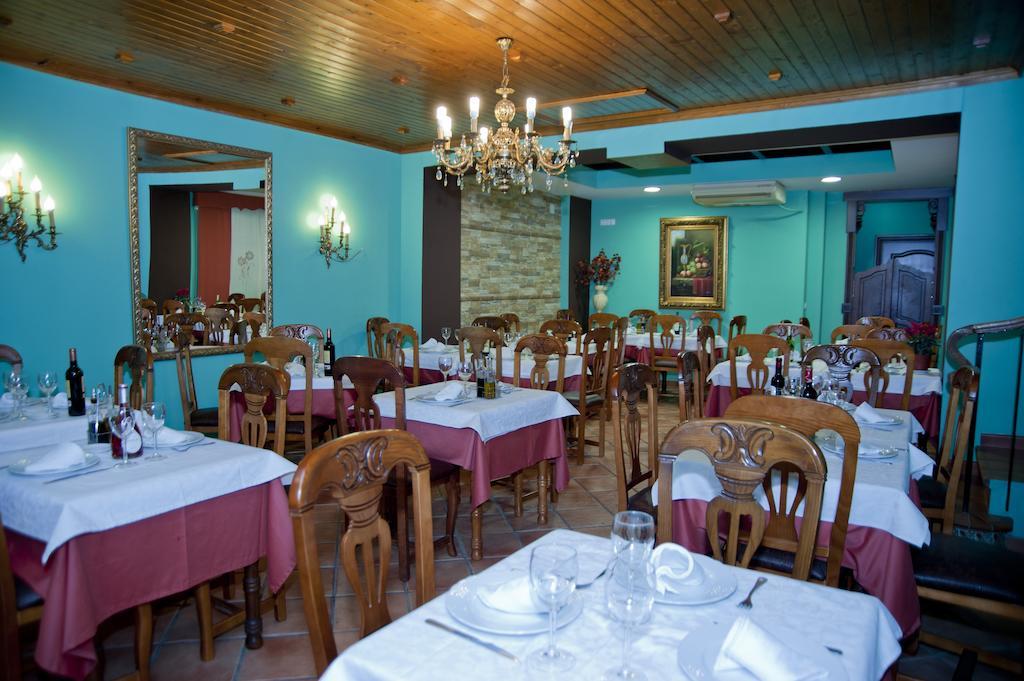 Hostal Restaurante Reina El Tejar ภายนอก รูปภาพ